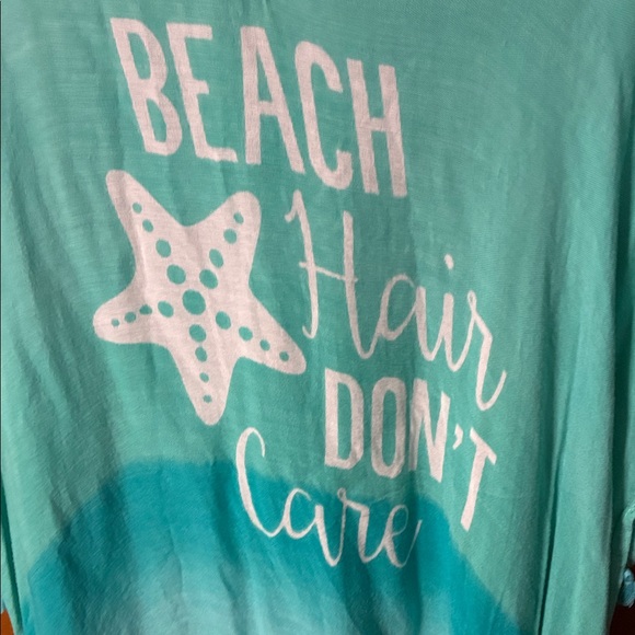 🦄 5/$10 - #105 - “Beach Hair Don't Care” Women's Top - Picture 2 of 5